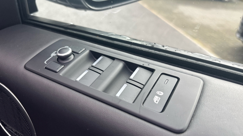 Land Rover Discovery 3.0 SD6 HSE Luxury 5dr Auto Diesel Station Wagon